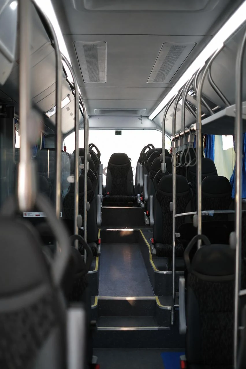 Wnętrze autobusu objęte systemem videomonitoringu